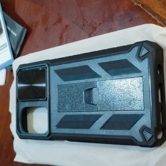 Phone case - Picture 2 of 6